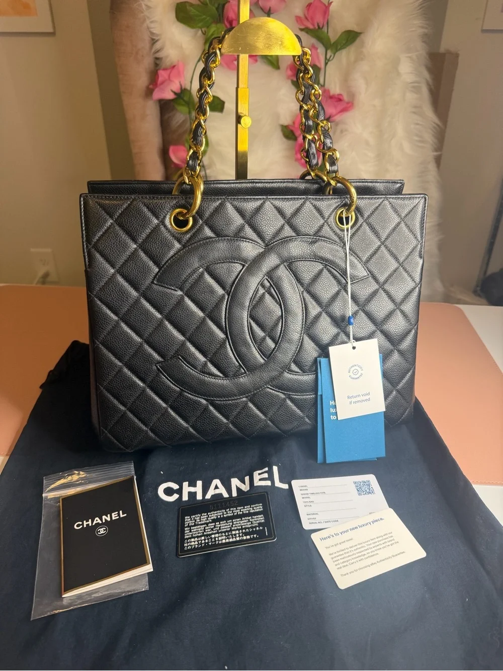 Chanel Vintage Grand Shopping Tote GST Black Caviar Gold Hardware 5 Series COA